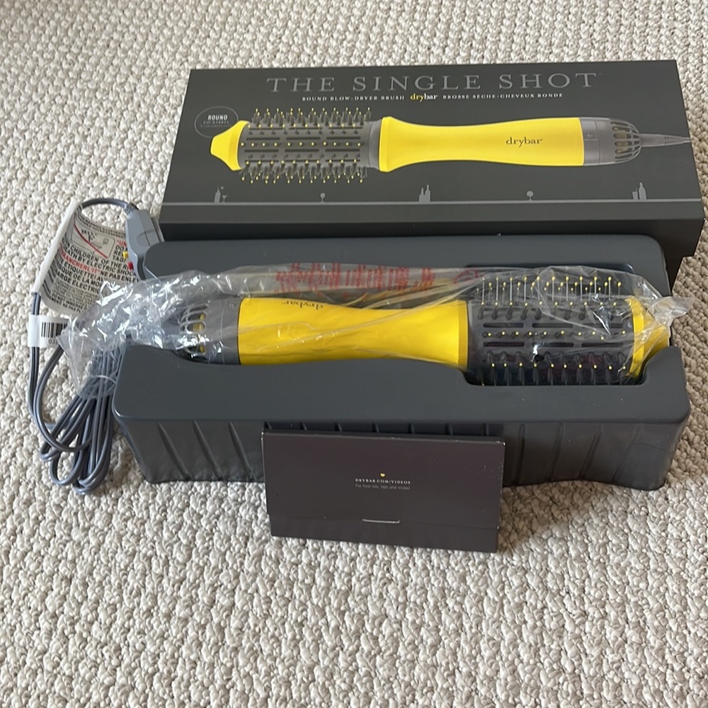 Drybar
Single Shot Blow Dryer Brush